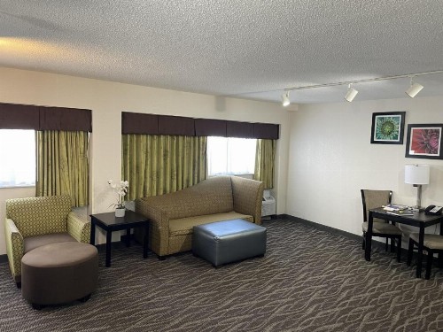 Comfort Inn Downtown Charleston - image 11