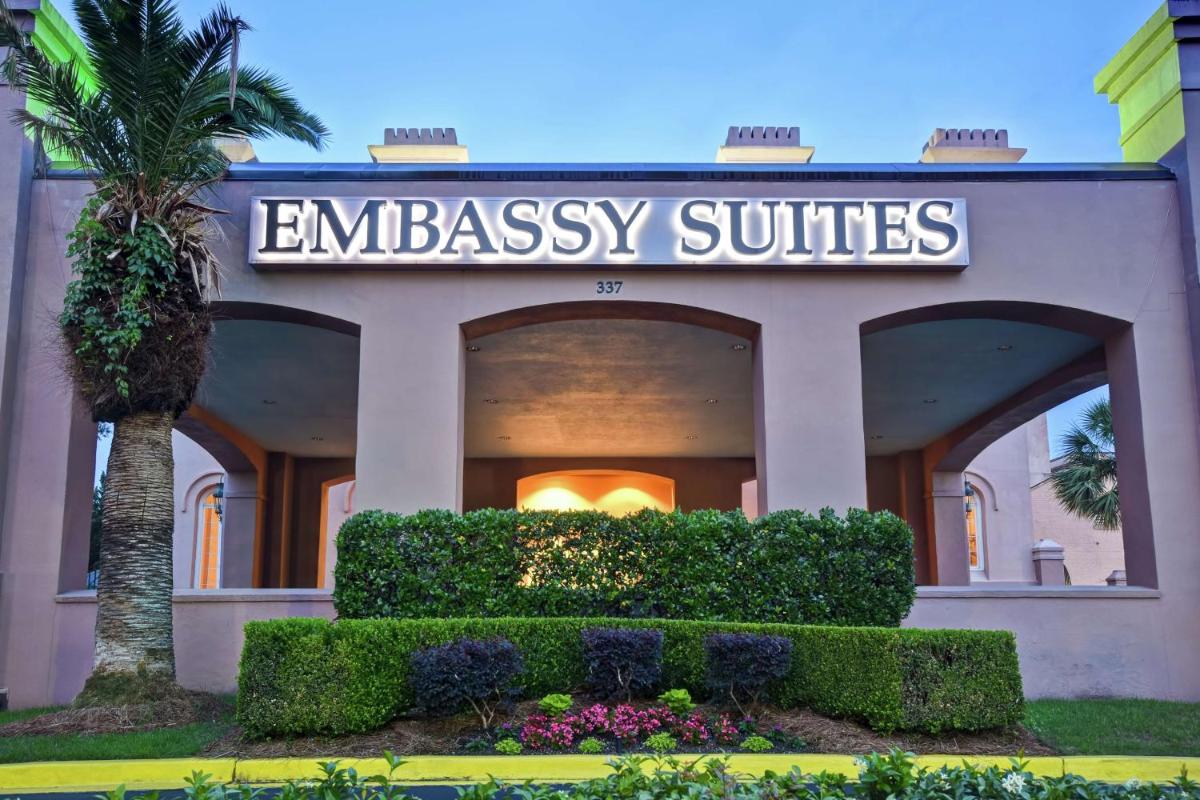 Embassy Suites Charleston - Historic District - image 2