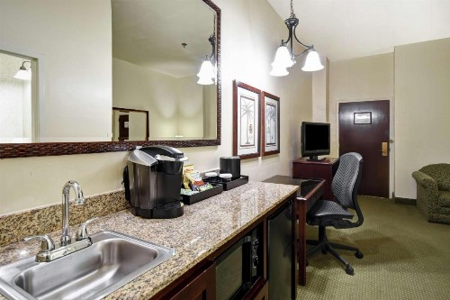 Embassy Suites Charleston - Historic District - image 23