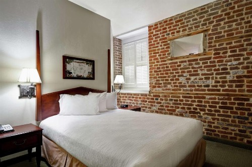 Embassy Suites Charleston - Historic District - image 32