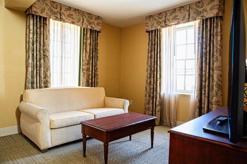 Hampton Inn Charleston-Historic District - image 30