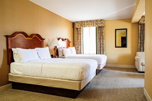 Hampton Inn Charleston-Historic District - image 4