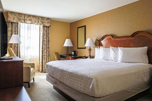 Hampton Inn Charleston-Historic District - image 43