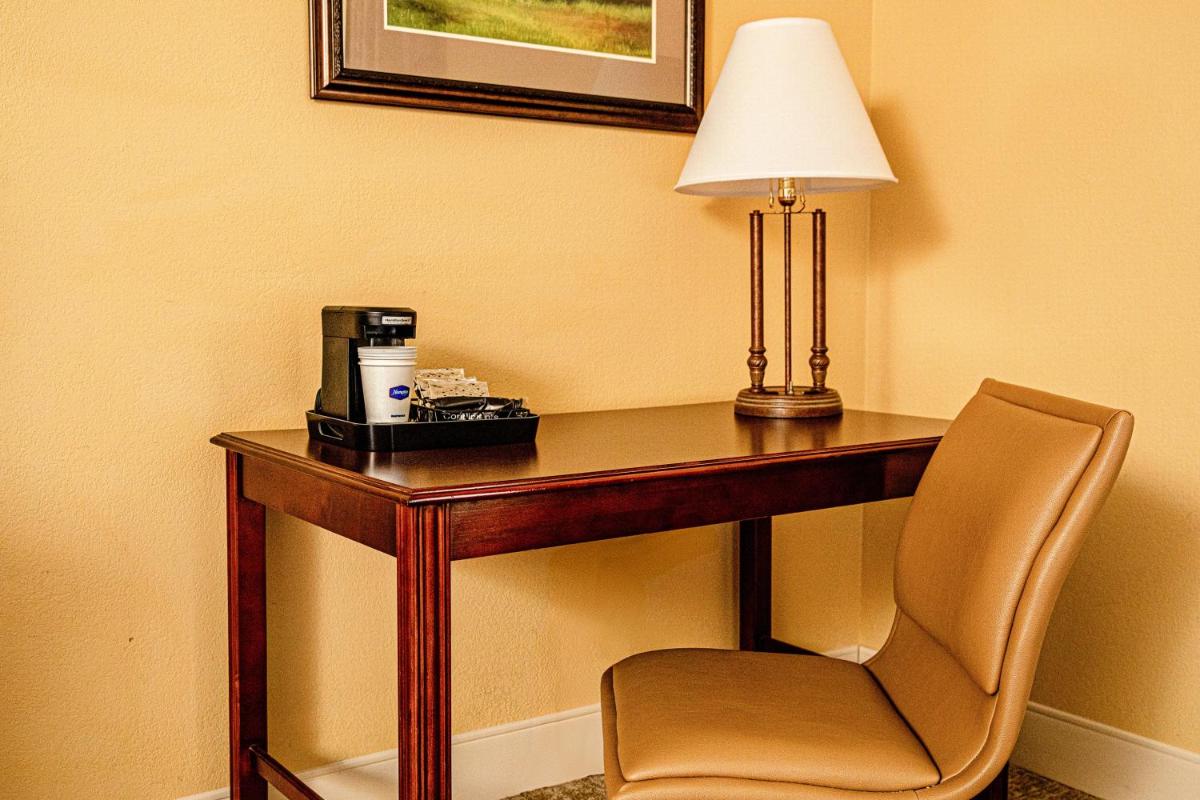 Hampton Inn Charleston-Historic District - image 7