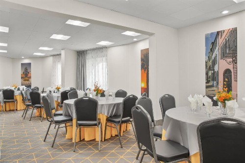 Holiday Inn Charleston-Riverview an IHG Hotel - image 26