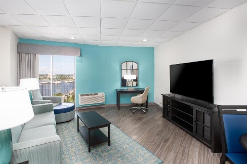 Holiday Inn Charleston-Riverview an IHG Hotel - image 29