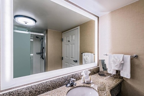 Courtyard by Marriott Charleston Historic District - image 10