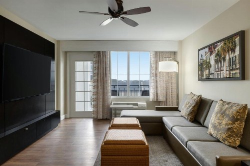 Courtyard by Marriott Charleston Historic District - image 20