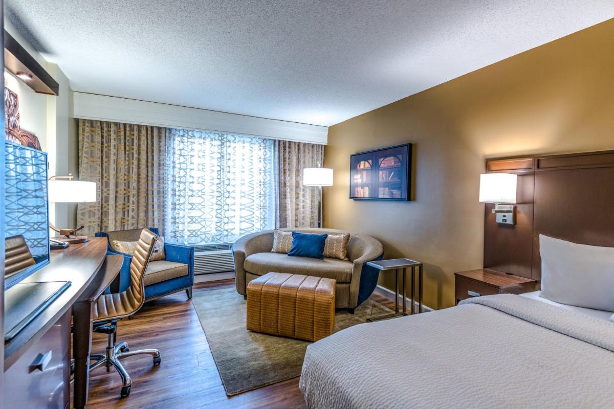Courtyard by Marriott Charleston Historic District - image 3
