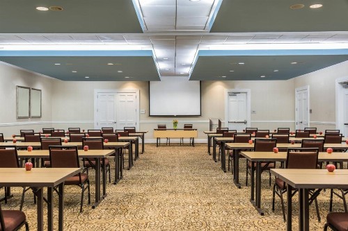 Courtyard by Marriott Charleston Historic District - image 36