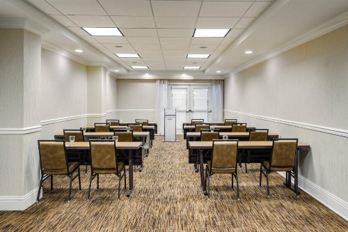 Courtyard by Marriott Charleston Historic District - image 8