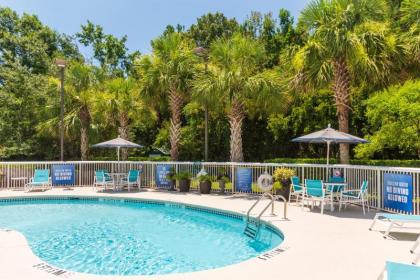Holiday Inn Express Charleston US Highway 17 & I-526 an IHG Hotel - image 14