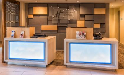 Holiday Inn Express Charleston US Highway 17 & I-526 an IHG Hotel - image 6