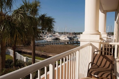 Courtyard Charleston Waterfront - image 15