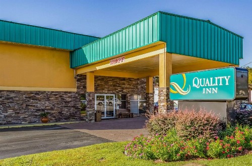 Quality Inn Charleston Gateway - image 16