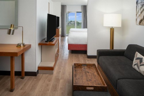 SpringHill Suites by Marriott Charleston Downtown/Riverview - image 12