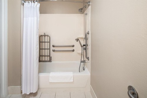 SpringHill Suites by Marriott Charleston Downtown/Riverview - image 20