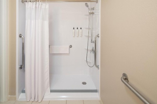 SpringHill Suites by Marriott Charleston Downtown/Riverview - image 21
