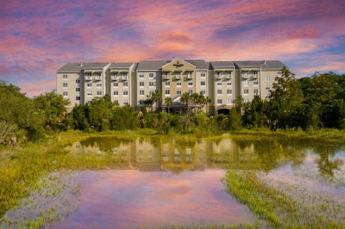 SpringHill Suites by Marriott Charleston Downtown/Riverview - image 3