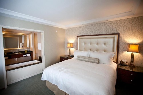 Town & Country Inn and Suites - image 14