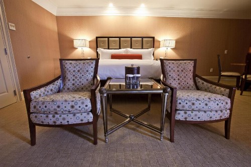 Town & Country Inn and Suites - image 2