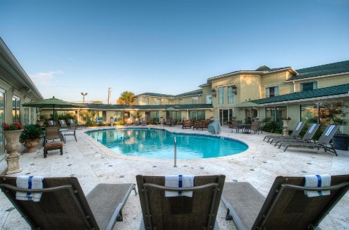 Town & Country Inn and Suites - image 27