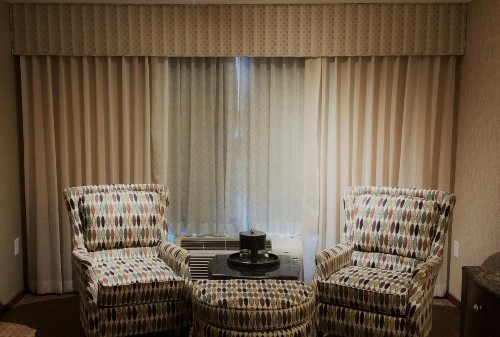 Town & Country Inn and Suites - image 5