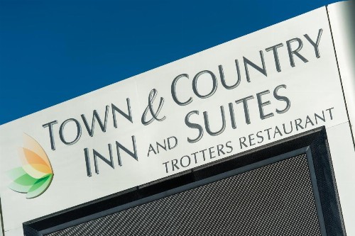 Town & Country Inn and Suites - image 6