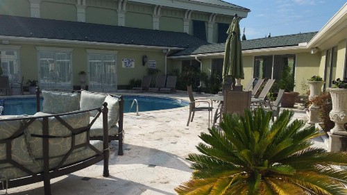 Town & Country Inn and Suites - image 8