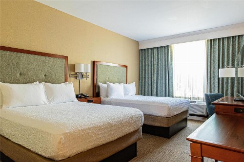 Hampton Inn Charleston-Daniel Island - image 11