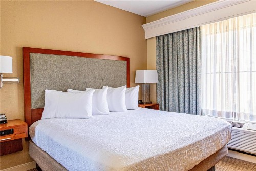 Hampton Inn Charleston-Daniel Island - image 17