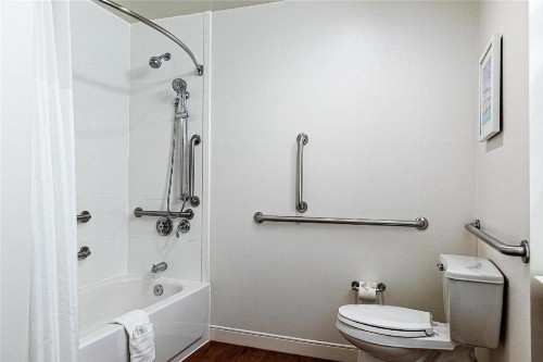 Hampton Inn Charleston-Daniel Island - image 3
