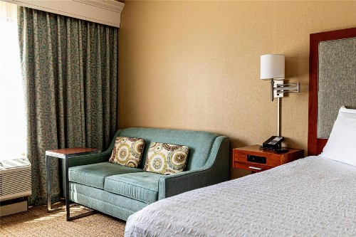 Hampton Inn Charleston-Daniel Island - image 5