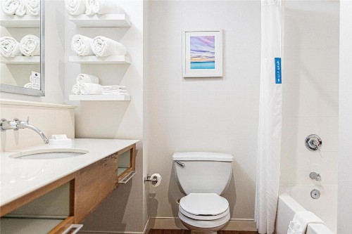 Hampton Inn Charleston-Daniel Island - image 6