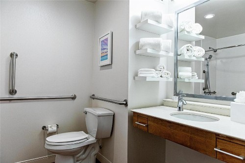 Hampton Inn Charleston-Daniel Island - image 7