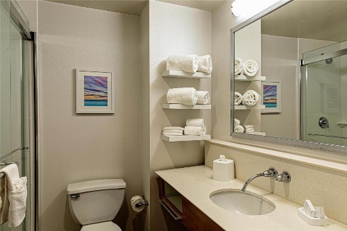 Hampton Inn Charleston-Daniel Island - image 8