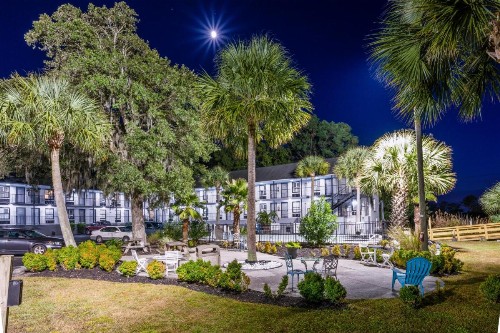 Creekside Lands Inn - image 10