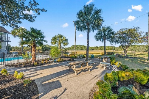 Creekside Lands Inn - image 15