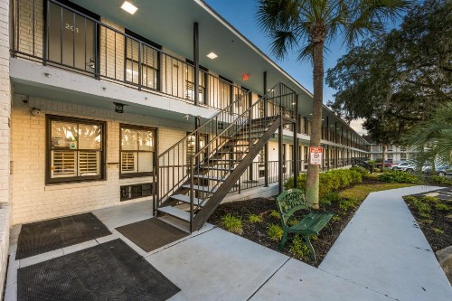 Creekside Lands Inn - image 20