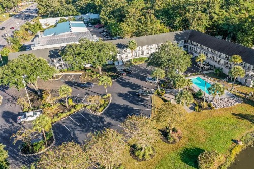 Creekside Lands Inn - image 34