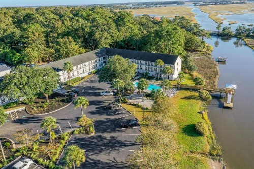 Creekside Lands Inn - image 35