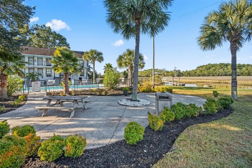 Creekside Lands Inn - image 45