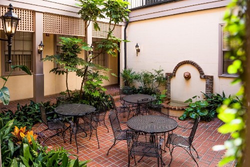 Kings Courtyard Inn - image 23