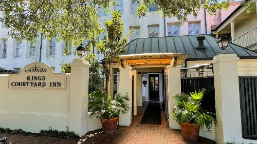 Kings Courtyard Inn - image 25