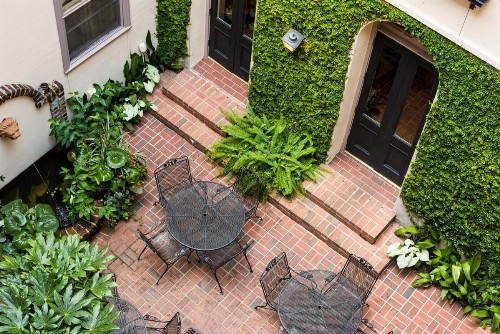 Kings Courtyard Inn - image 27