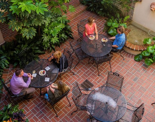 Kings Courtyard Inn - image 29