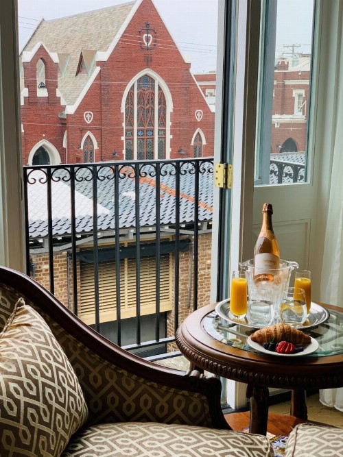 Market Pavilion Hotel - image 11