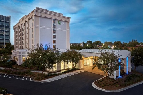 Holiday Inn Express Charleston Downtown - Medical Area an IHG Hotel - image 1