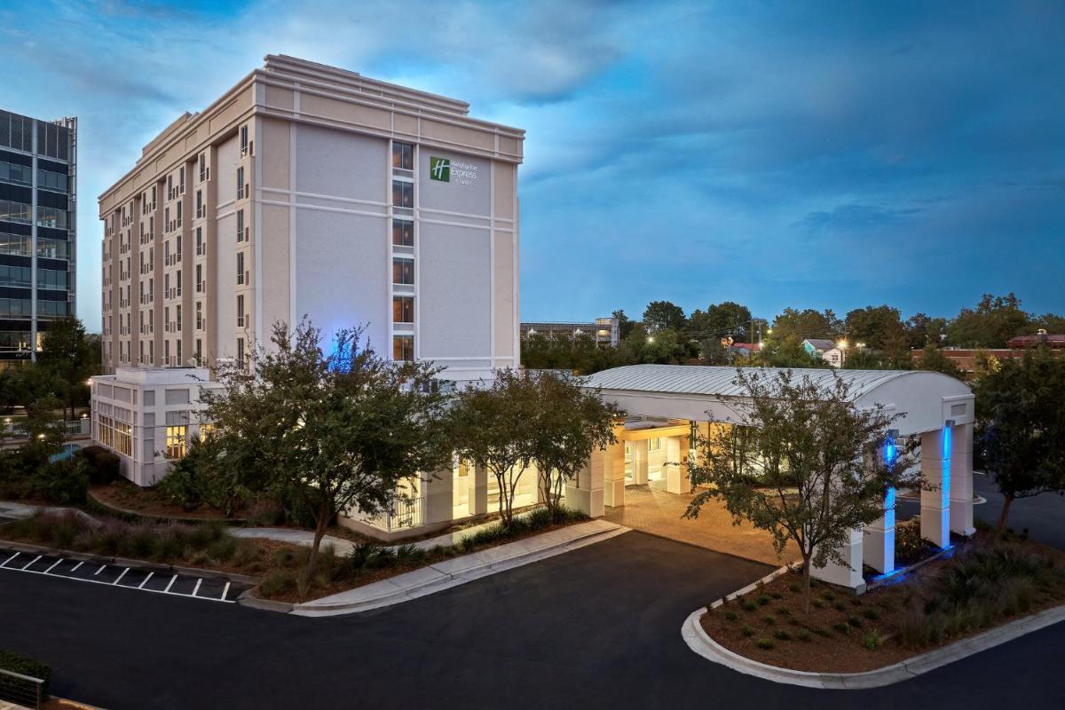 Holiday Inn Express Charleston Downtown - Medical Area an IHG Hotel - main image
