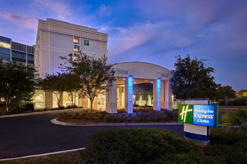 Holiday Inn Express Charleston Downtown - Medical Area an IHG Hotel - image 19